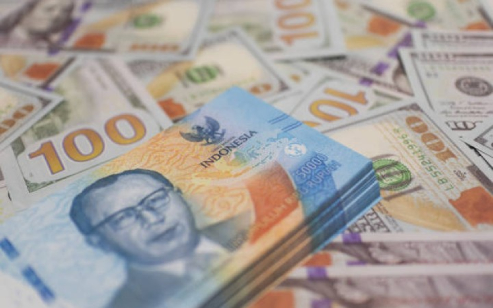 Rupiah Anjlok ke Level Terburuk Sepanjang Masa, Jadi Mata Uang Terlemah di Asia