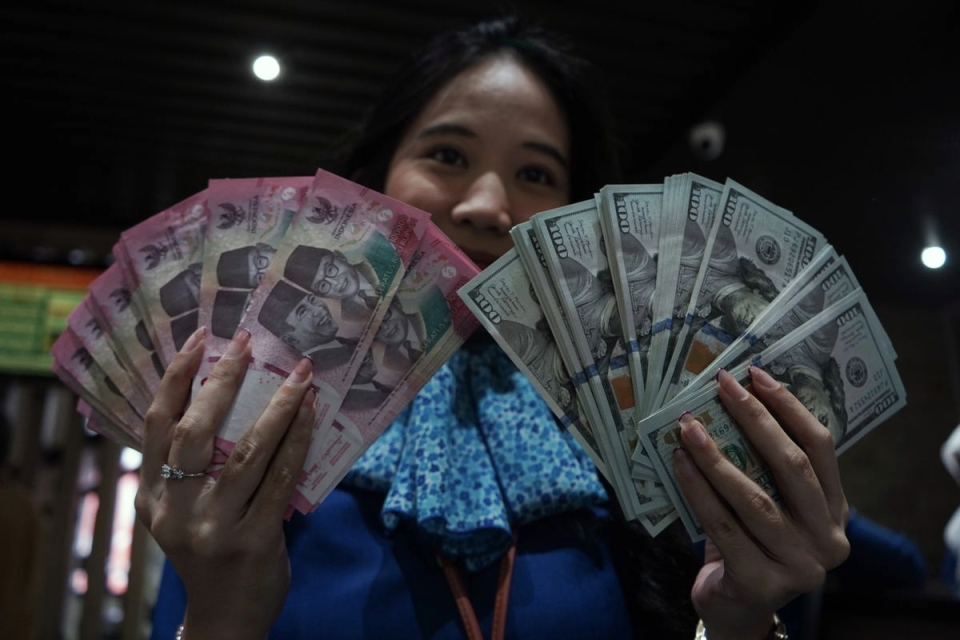Rupiah Diprediksi Tembus Rp 18.000 per Dollar AS Pekan Depan