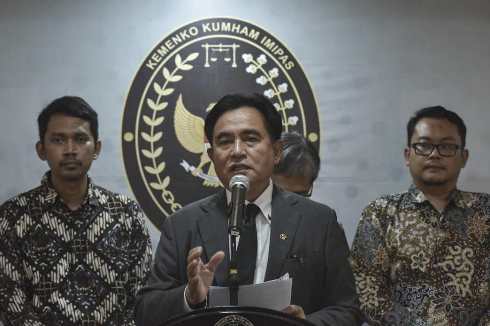 Prabowo Restui PP Jabatan Sipil untuk Polri, Yusril Targetkan Rampung Januari 2026