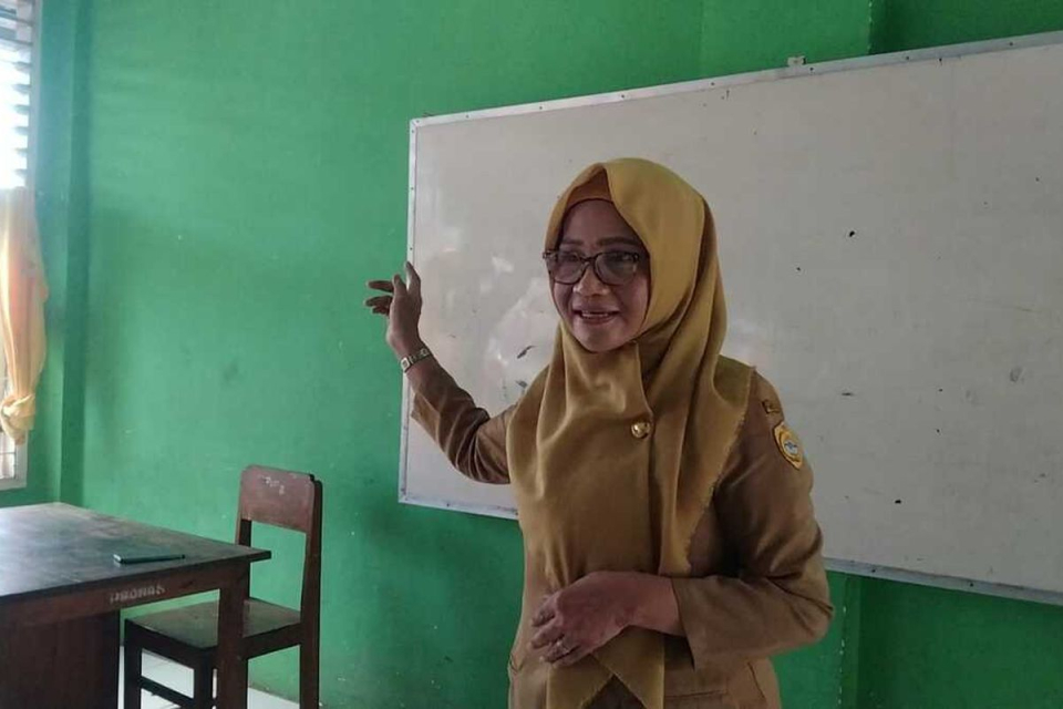 Guru ASN di Baubau Sultra Tak Digaji 6 Tahun, Tetap Mengajar meski Suami Sakit