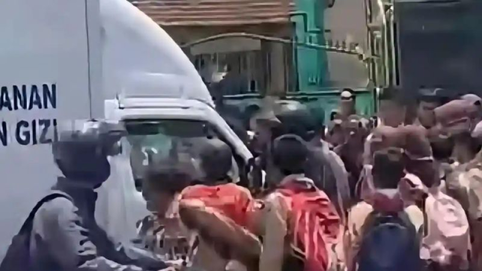 Kronologi Siswa dan Wali Murid Tolak Mobil MBG Masuk ke SMPN 2 Sokaraja