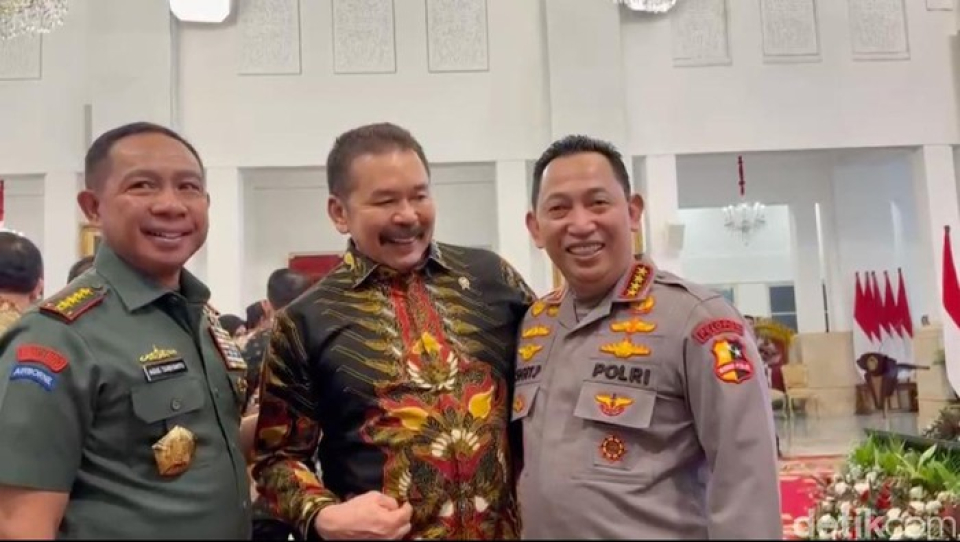 Cara Prabowo Memutus di Tengah Krisis Kepercayaan