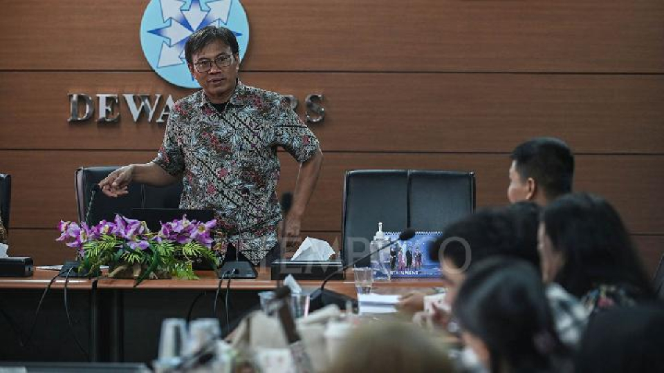 Ketua Komisi Hukum dan Perundang-Undangan Dewan Pers Abdul Manan menerima audiensi kasus pembunuhan wartawan Rico Sempurna Pasaribu di Gedung Dewan Pers, Jakarta, 24 Juni 2025. 