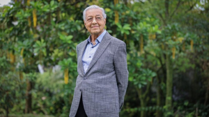 Mahathir Laporkan PM Anwar Ibrahim ke Polisi, Ada Apa?