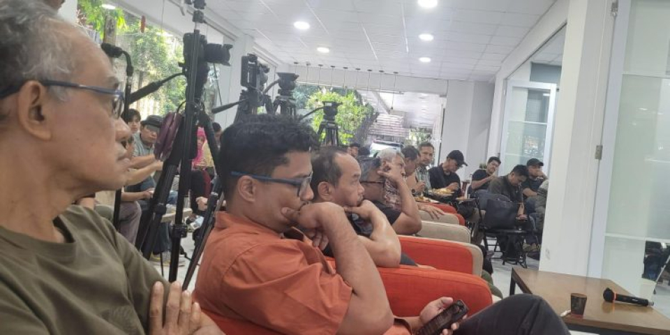 Para pengamat saat berkumpul Utan Kayu, Jakarta Timur, pada Selasa, 31 Maret 2026. 