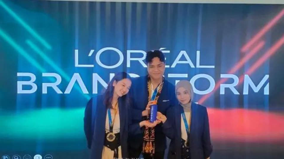 Tim Mahasiswa ITB Kembangkan Produk Perawatan Wajah Praktis untuk Pria, Bakal Wakili Indonesia di Kompetisi Internasional. (Liputan6.com/Henry)