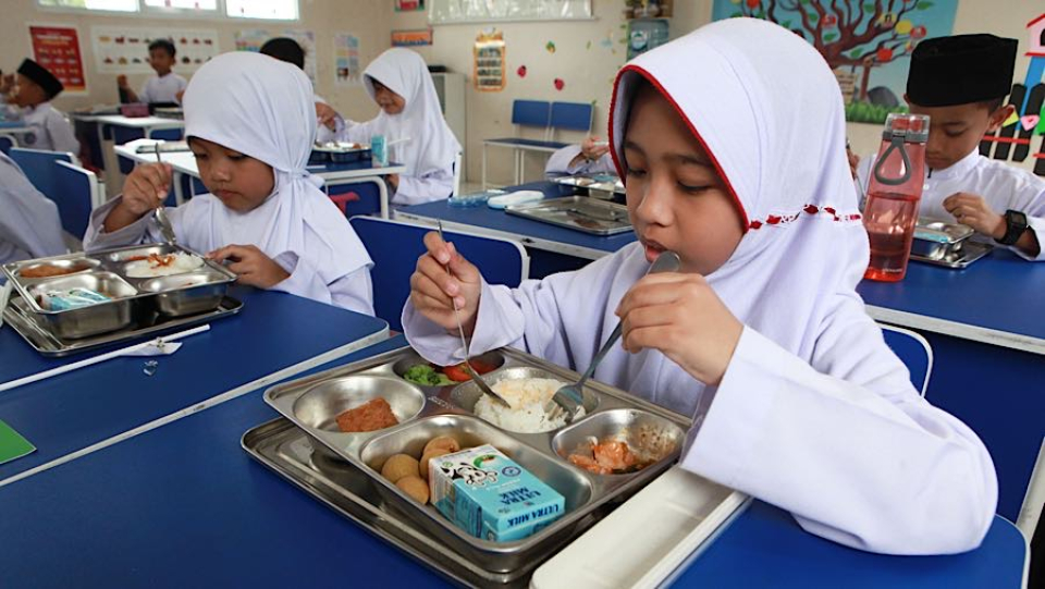 Ekonom: Anggaran Program MBG Harusnya Hanya Rp8 Triliun