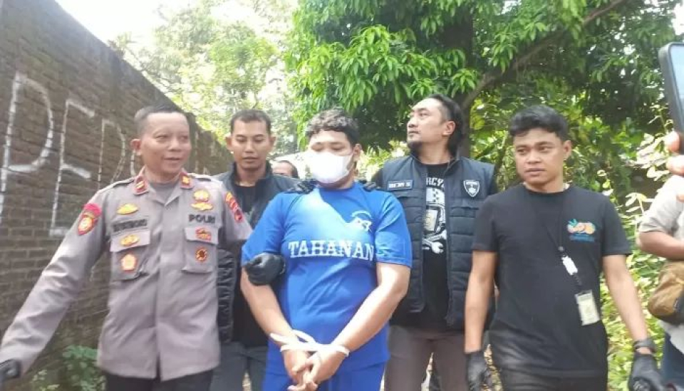S, predator seksual asal Jepara saat digelandang polisi. Pelaku melakukan kekerasan seksual kepada 31 anak di bawah umur.