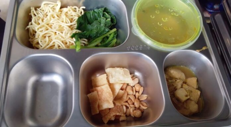 Menu MBG Diduga Basi, Sekolah di Labuhan Lombok Protes Dapur Penyedia