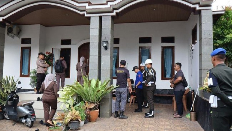 Kejaksaan Tinggi Lampung menetapkan mantan Bupati Lampung Timur M Dawam Rahardjo sebagai tersangka korupsi proyek gerbang rumah jabatan senilai Rp6,9 miliar. 