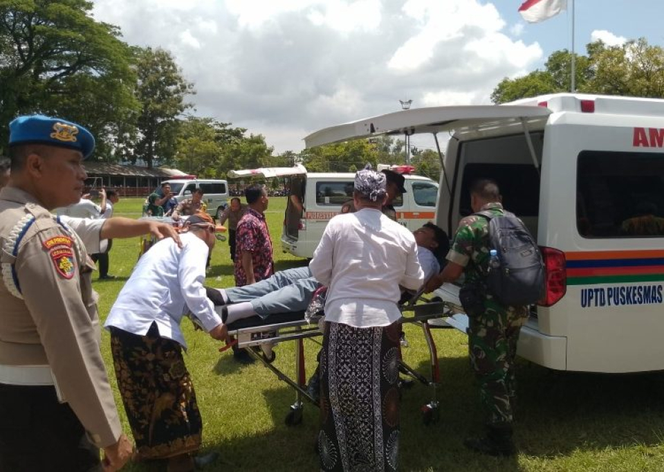 Ratusan Siswa SMAN 2 Kudus Diduga Keracunan MBG, Ambulans dan BPBD Dikerahkan