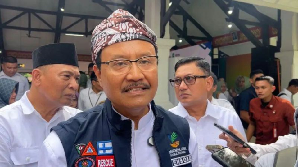Heboh! Anggaran Sepatu Sekolah Kemensos Capai Rp27,5 Miliar
