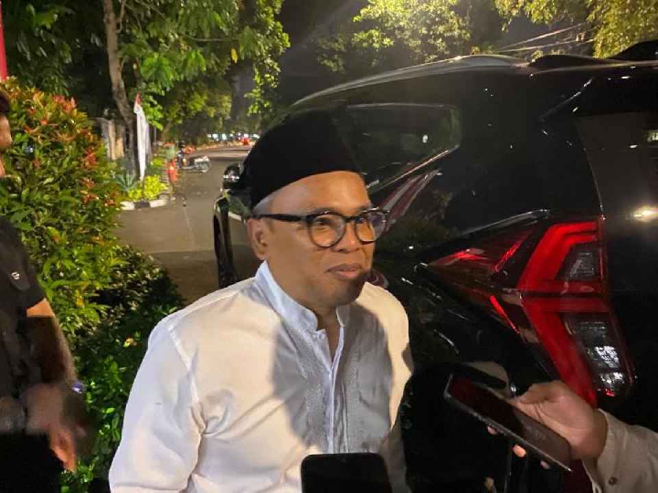 Direktur Eksekutif Jaringan Moderat Indonesia (JMI), Islah Bahrawi, saat ditemui usai bertamu di rumah dinas Menkopolhukam Mahfud MD, Selasa malam, 17 Oktober 2023. Rumah itu ramai tetamu usai beredar foto Megawati dan Mahfud dan rencana deklarasi pasangan cawapres untuk Ganjar Pranowo TEMPO/Bagus Pribadi