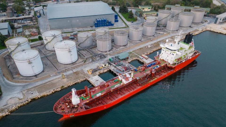 Harga Minyak Meledak 2,3 Persen ke US$111 Usai Trump Ancam Iran