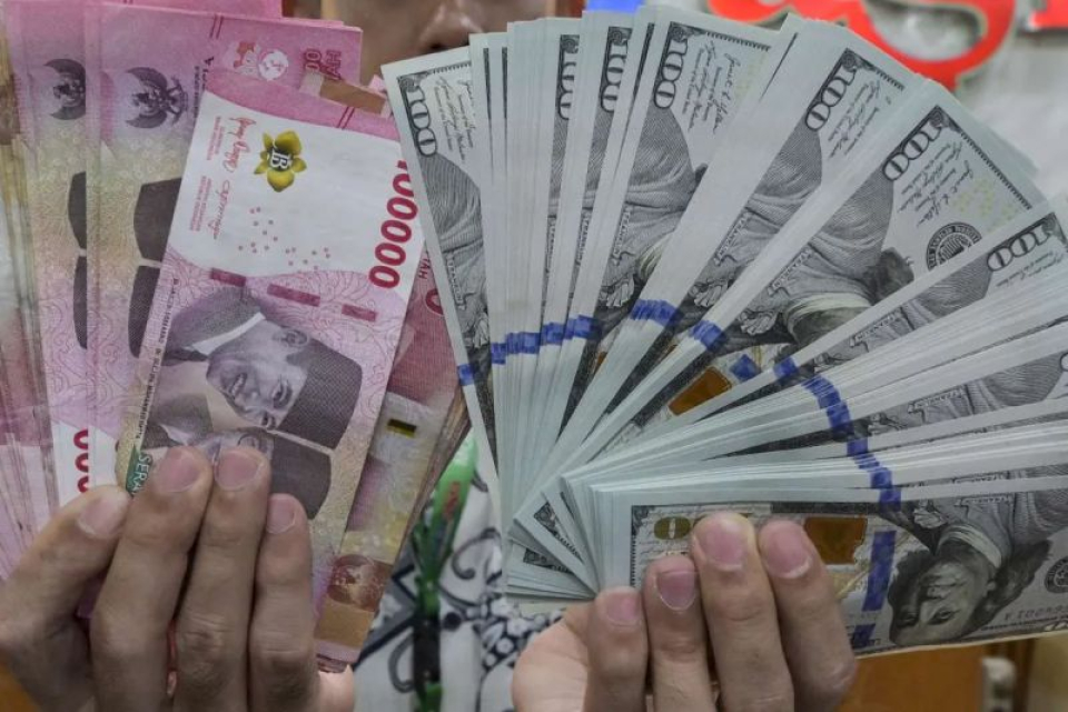 Rupiah Melemah, Ancaman Kenaikan Harga Barang Kian Meluas