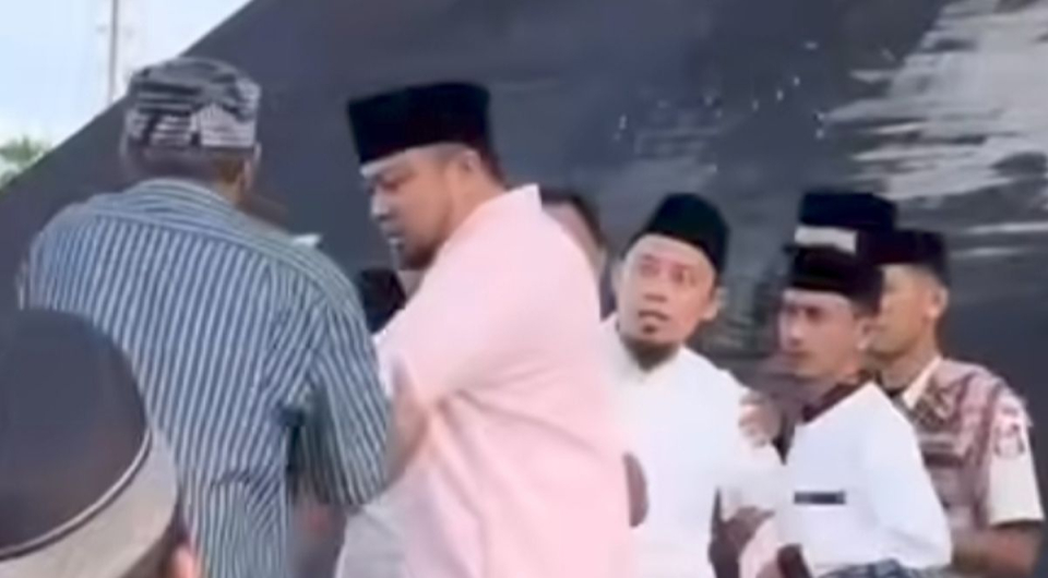 Viral! Panitia dan Jamaah Nyaris Bentrok Jelang Shalat Idul Fitri di Lapangan Karebosi Makassar