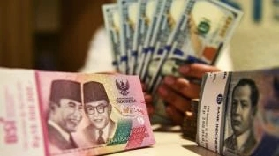 Rupiah Hari ini Ditutup Melemah ke Rp18.027 per Dolar AS, Mayoritas Mata Uang Asia Justru Menguat