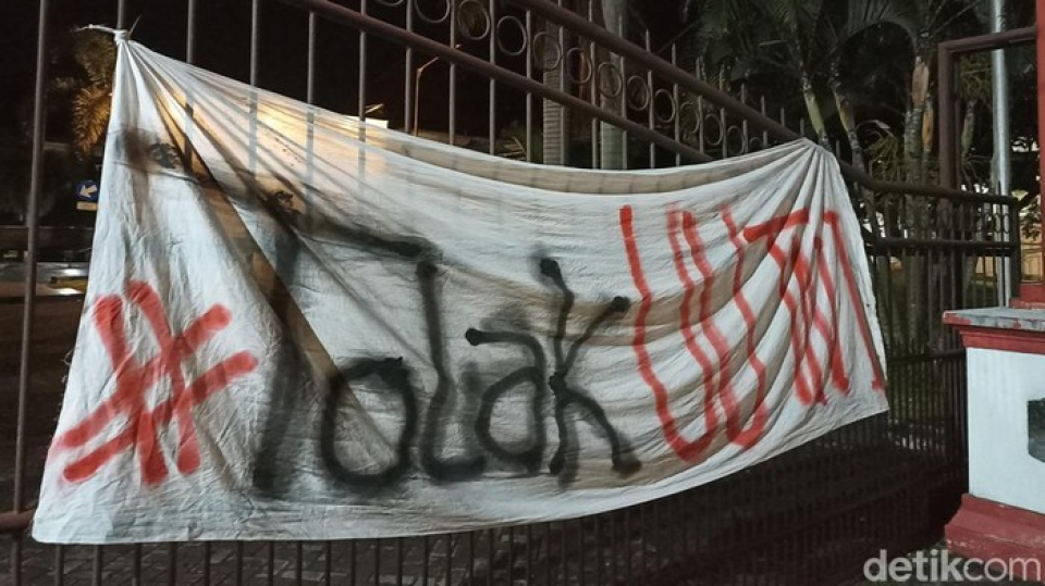 Gelombang Demo Tolak UU TNI Meluas ke Berbagai Daerah
