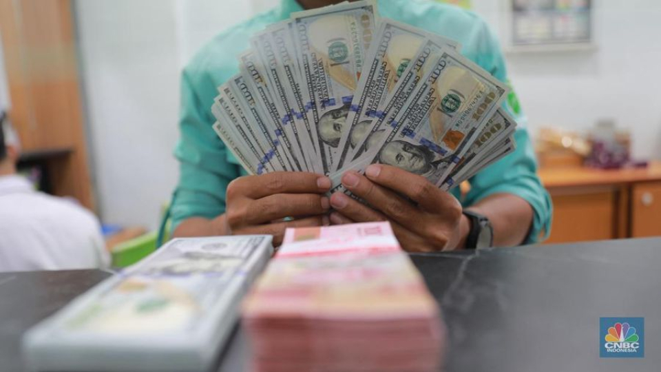 Rupiah Ambruk ke Terendah Sepanjang Sejarah, Ini Penjelasan Analis
