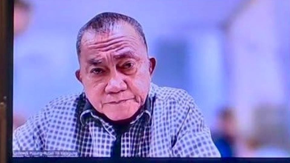 Lodewyk Pusung Bernyanyi, Sebut Nanik S Deyang Punya Banyak Dapur SPPG!