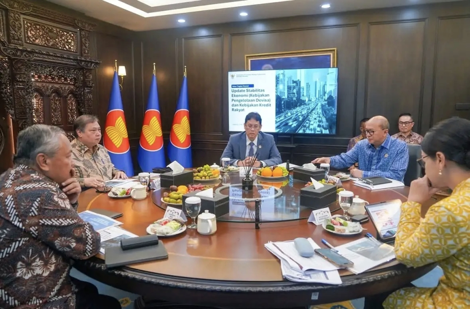 LPEM UI Bongkar Angka Kibul Pertumbuhan Ekonomi RI 5,61 Persen Versi Pemerintah