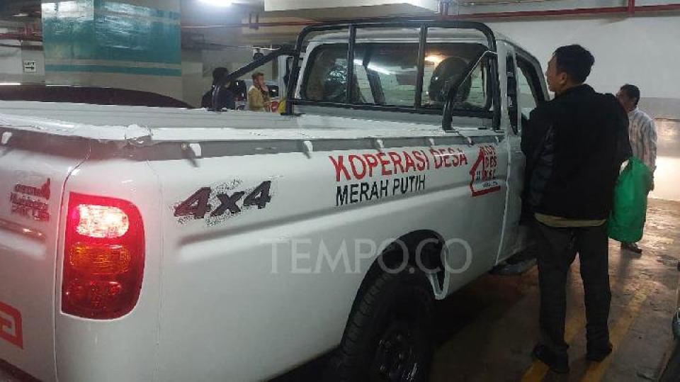 Mobil pikap asal India untuk operasional Koperasi Merah Putih yang diimpor PT Agrinas Pangan Nusantara. 