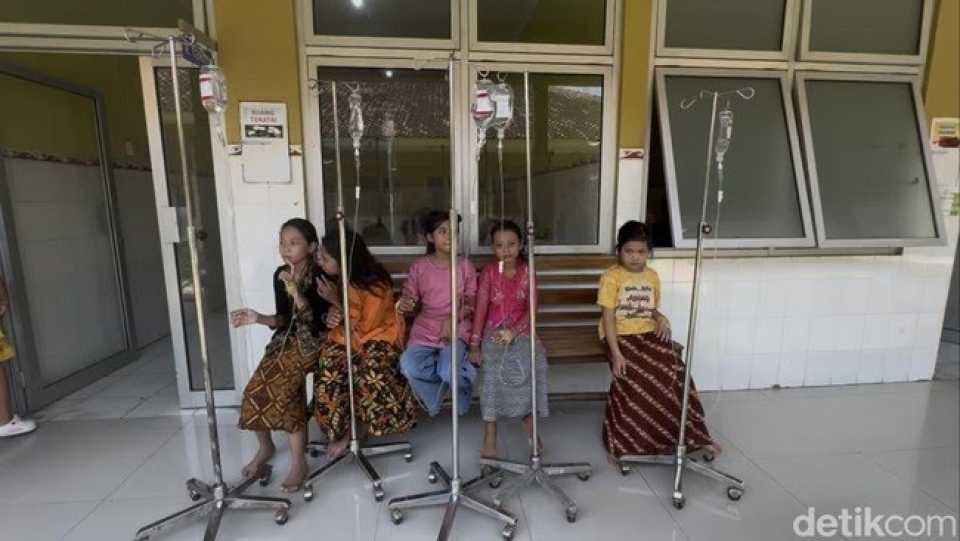 22 Siswa SD Balongmulyo, Kragan, Rembang diduga keracunan usai santap MBG, Selasa (21/4/2025). 