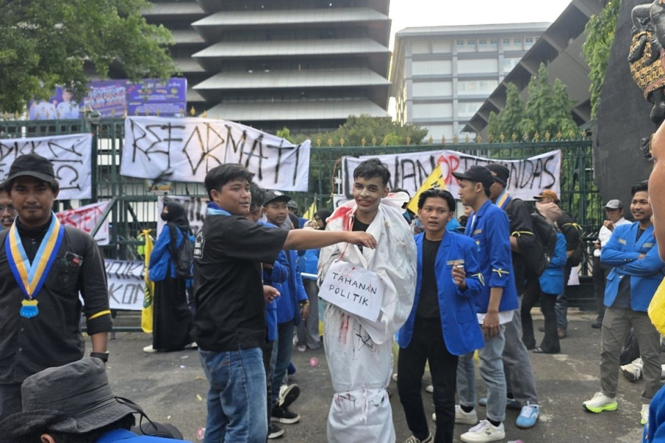 Demo di Semarang, Ratusan Mahasiswa Tuntut RUU Perampasan Aset dan Evaluasi Program MBG